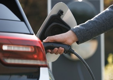 電動車入手攻略｜「買車上會」vs 電動車貸款，邊個選擇更抵？